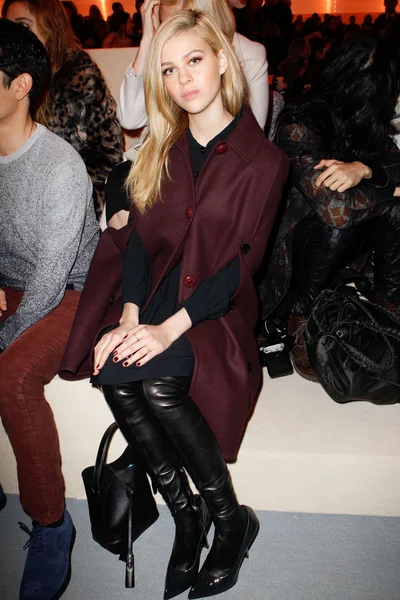 Look 16
